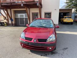 Rot Gebraucht 2002 Renault Clio II Kleinwagen | 3.500 € (Etwas zu teuer)