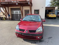 Rot Gebraucht 2002 Renault Clio II Kleinwagen | 3.500 € (Teuer)
