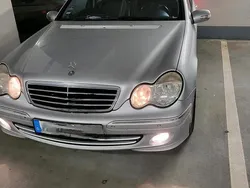 Silber Gebraucht 2006 Mercedes C180 Limousine | 2.500 € (Fairer Preis)