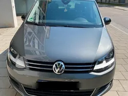 Grau Gebraucht 2019 VW Sharan IQ Drive Van / Kleinbus | 31.999 € (Teuer)