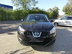 Violett Gebraucht 2011 Nissan Qashqai Visia SUV | 6.199 € (Fairer Preis)