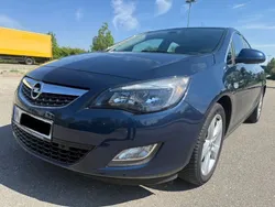 Grau Gebraucht 2010 Opel Astra Sport Limousine | 4.850 € (Guter Preis)