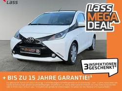 Pianosaweiß Gebraucht 2015 Toyota Aygo X-wave Kleinwagen | 8.980 € (Teuer)