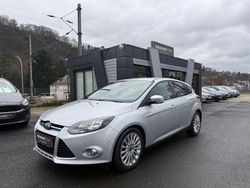 Silber Gebraucht 2011 Ford Focus Limousine | 6.599 € (Fairer Preis)