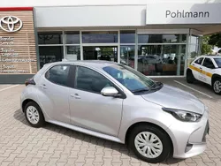 Silber Gebraucht 2022 Toyota Yaris Comfort Kleinwagen | 14.930 € (Fairer Preis)
