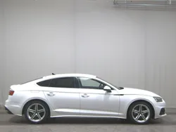 Weiss Gebraucht 2021 Audi A5 Sportback Ambiente Limousine | 24.980 € (Guter Preis)