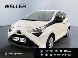 Weiss Gebraucht 2020 Toyota Aygo Business Edition Kleinwagen | 9.290 € (Fairer Preis)