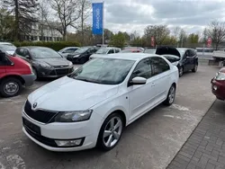 Weiß Gebraucht 2012 Skoda Rapid Elegance Limousine | 4.550 € (Fairer Preis)