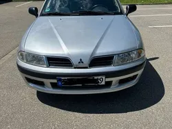 Silber Gebraucht 2001 Mitsubishi Carisma Limousine | 1.500 €