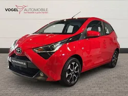 Rot Gebraucht 2021 Toyota Aygo X-play Kleinwagen | 9.400 € (Guter Preis)