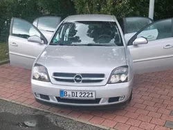 Silber Gebraucht 2004 Opel Vectra Limousine | 2.100 € (Fairer Preis)