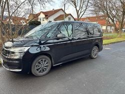 Schwarz Gebraucht 2024 VW Multivan Van | 27.983 €