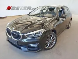Black sapphire metallic Gebraucht 2024 BMW 120 Sport Line Kleinwagen | 26.890 € (Guter Preis)