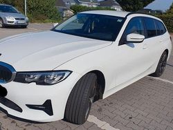 Weiß Gebraucht 2020 BMW 320 Luxury Line Limousine | 21.500 € (Guter Preis)
