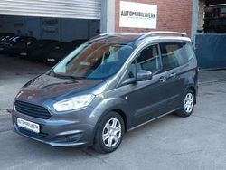 Grau Gebraucht 2017 Ford Tourneo Courier Van / Kleinbus | 9.999 € (Fairer Preis)