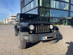 Schwarz Gebraucht 2017 Jeep Wrangler Sahara SUV | 39.500 € (Etwas zu teuer)