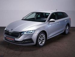 Silver metallic Gebraucht 2023 Skoda Octavia Style Limousine | 21.898 € (Superpreis)