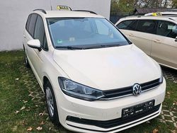 Beige Gebraucht 2018 VW Touran Van / Kleinbus | 4.950 € (Teuer)