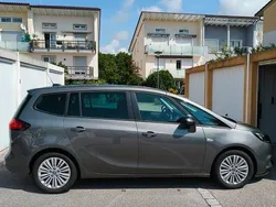 Grau Gebraucht 2018 Opel Zafira Tourer Van / Kleinbus | 13.199 € (Guter Preis)