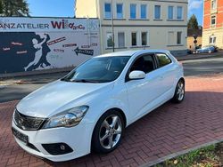 Weiß Gebraucht 2011 Kia Ceed 2 Limousine | 5.290 € (Fairer Preis)