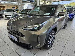 Manganbronze metallic Neu 2024 Toyota Yaris Cross Elegant SUV | 29.990 € (Teuer)
