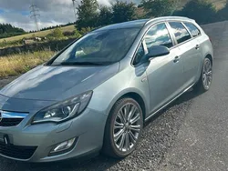 Grau Gebraucht 2011 Opel Astra Kombi | 6.600 € (Fairer Preis)