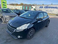 Grau Gebraucht 2013 Peugeot 208 Style Kleinwagen | 3.500 € (Guter Preis)