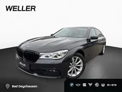 Grau Gebraucht 2017 BMW 740L Sport Line Limousine | 31.990 €
