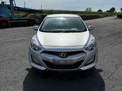 Silber Gebraucht 2014 Hyundai i30 Kleinwagen | 5.600 € (Fairer Preis)