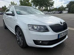 Weiß Gebraucht 2015 Skoda Octavia LAURIN & KLEMENT Kombi | 13.990 € (Etwas zu teuer)