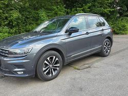 Grau Gebraucht 2019 VW Tiguan IQ Drive SUV | 22.500 € (Etwas zu teuer)