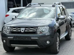 Grau Gebraucht 2017 Dacia Duster Lauréate SUV | 7.499 € (Guter Preis)