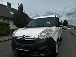 Weiß Gebraucht 2014 Opel Combo Van / Kleinbus | 4.999 €