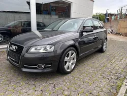 Grau Gebraucht 2012 Audi A3 Sportback S-Line Limousine | 10.250 € (Etwas zu teuer)