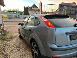 Blau Gebraucht 2005 Ford Focus Kleinwagen | 1.500 € (Guter Preis)