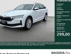 Weiß Gebraucht 2025 Skoda Octavia Selection Kombi | 34.189 € (Guter Preis)
