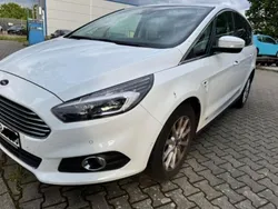 Weiß Gebraucht 2018 Ford S-MAX Titanium Van / Kleinbus | 16.500 € (Fairer Preis)