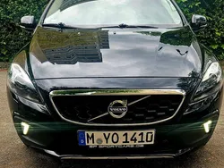 Schwarz Gebraucht 2016 Volvo V40 CC Kombi | 11.700 € (Fairer Preis)