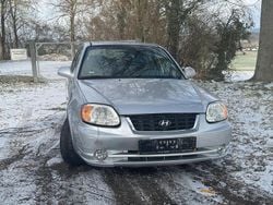 Silber Gebraucht 2003 Hyundai Accent GLS Limousine | 3.300 €