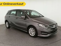 Grau Gebraucht 2016 Mercedes B180 Style Van / Kleinbus | 13.460 € (Fairer Preis)