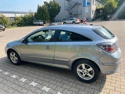 Grau Gebraucht 2007 Opel Astra GTC Coupé | 2.700 € (Fairer Preis)