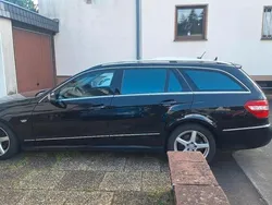 Schwarz Gebraucht 2010 Mercedes E350 Kombi | 7.899 €