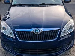 Blau Gebraucht 2012 Skoda Fabia Kleinwagen | 2.800 €