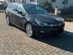 Schwarz Gebraucht 2016 Opel Astra Kombi | 12.479 € (Teuer)