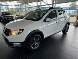 Weiß Gebraucht 2016 Dacia Sandero Stepway Ambiance Kleinwagen | 6.950 € (Fairer Preis)