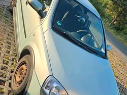 Grün Gebraucht 2002 Opel Corsa Limousine | 900 € (Guter Preis)