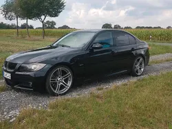 Schwarz Gebraucht 2006 BMW 330 Limousine | 7.500 € (Teuer)