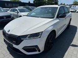 Weiß Gebraucht 2021 Skoda Octavia RS Kombi | 15.990 €