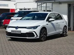 Pure white Gebraucht 2020 VW Golf VII R-line Limousine | 25.990 € (Teuer)