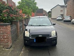 Schwarz Gebraucht 2003 Ford Fusion Limousine | 2.900 € (Fairer Preis)